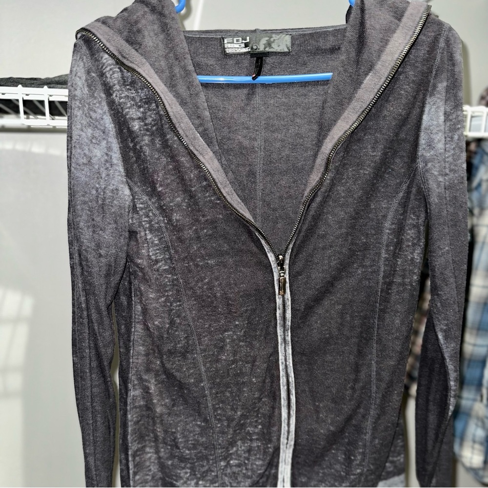 Reversible zip-up jacket